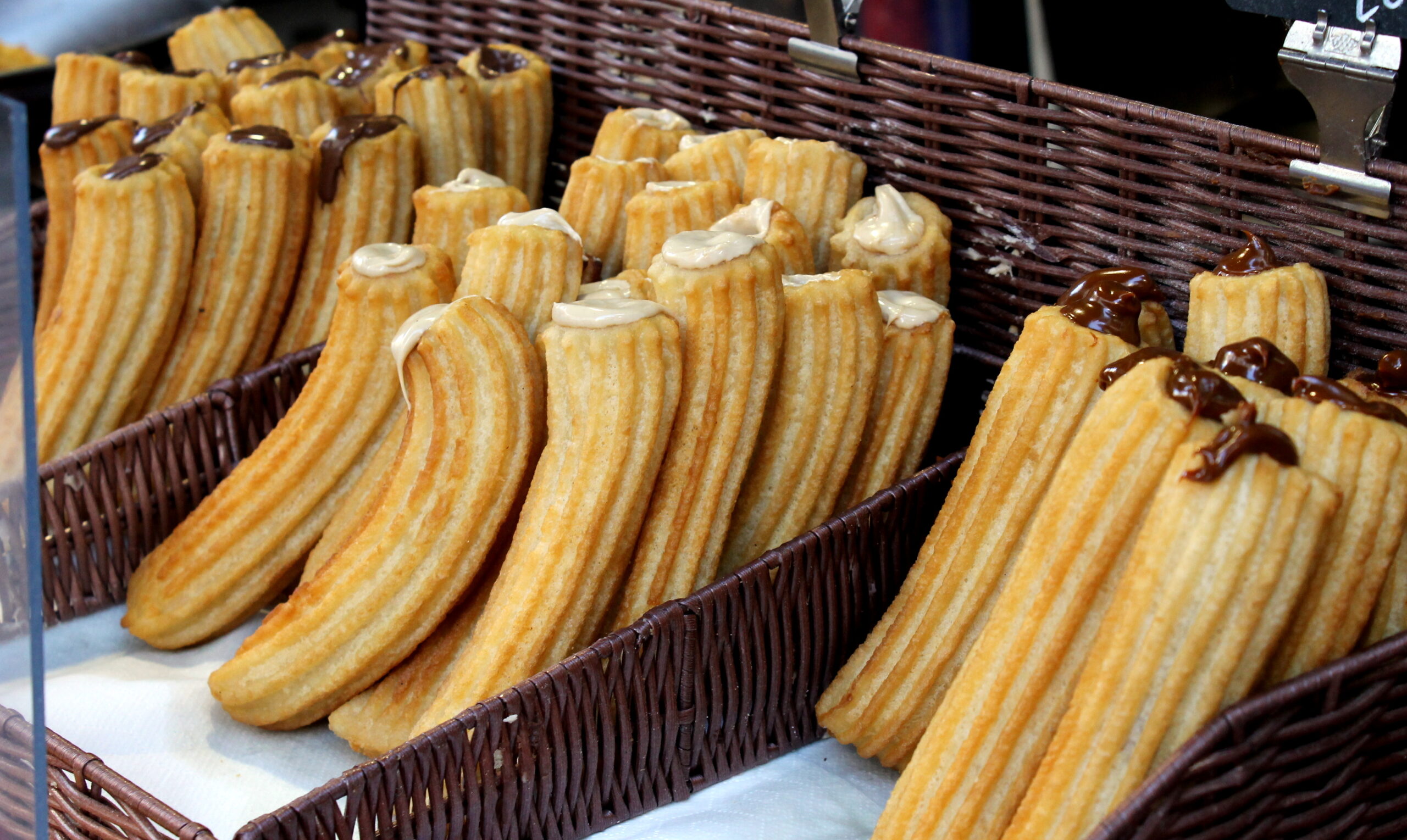 churros con chocolate y crema